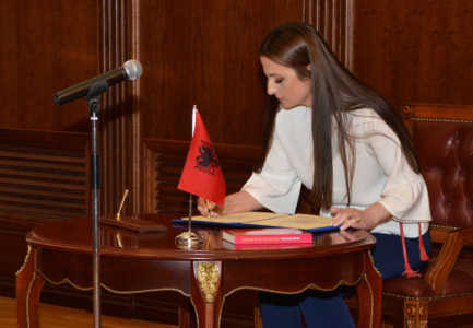 Ministrat teknike fillojne shkarkimet nga puna