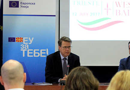 Samiti i Triestes, mundesi bashkepunimi rajonal