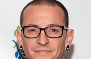 Vetëvritet Chester Bennington, kengetari i grupit “Linkin Park”