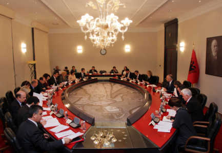 Zbardhet pasuria e 10 ministreve dhe ish-ministreve të Ramës