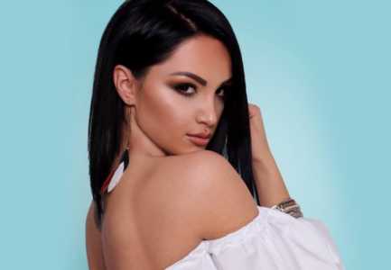 Samanta shfaqet me hit të ri