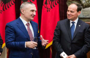 Detajet e ceremonisë/ Meta betohet sot President