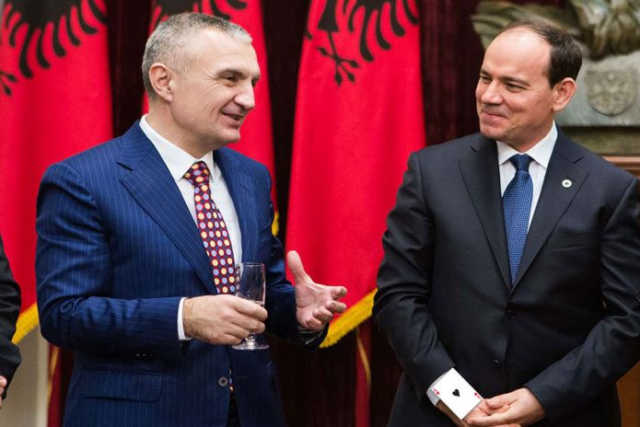 Detajet e ceremonisë/ Meta betohet sot President