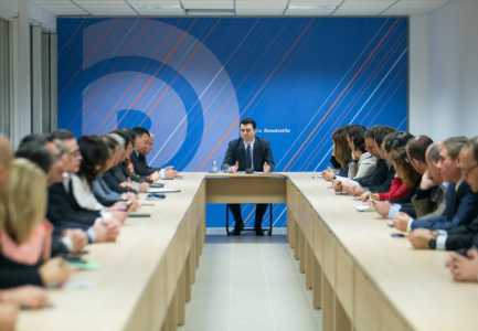 Basha mbledh deputetë e rinj, nis aksioni opozitar