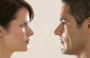 Femrat me sytë ngjyrë kafe dhe meshkujt me fytyrë të rrumbullakët, janë më të besueshëm