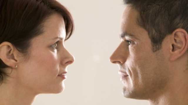 Femrat me sytë ngjyrë kafe dhe meshkujt me fytyrë të rrumbullakët, janë më të besueshëm