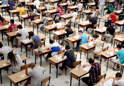 Skandal/ Testi për studentët e Durrësit: A është Adam Smith me LSI? (FOTO)