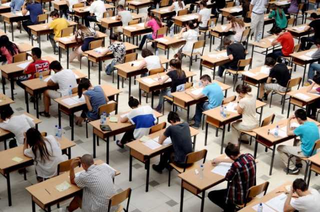 Skandal/ Testi për studentët e Durrësit: A është Adam Smith me LSI? (FOTO)