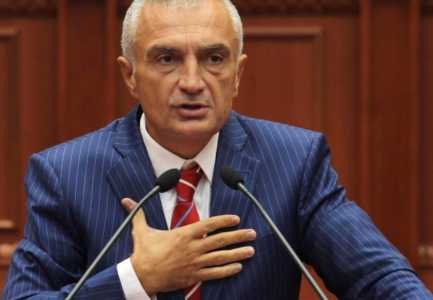 Meta firmos urdhrin për betimin si President më 24 korrik