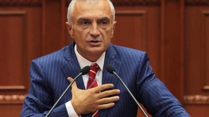 Meta firmos urdhrin për betimin si President më 24 korrik