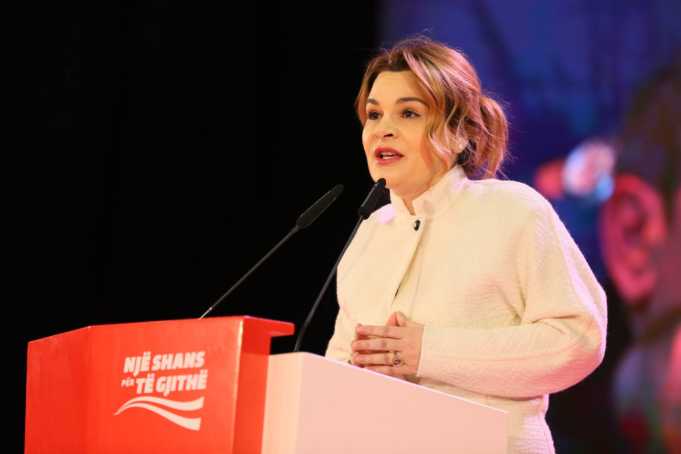 Vendimi i parë i Monika Kryemadhit si kryetare: Kamping në Jalë për LRI!