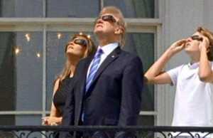 Eklipsi i Diellit: Ja si e pa eklipsin diellor presidenti Trump