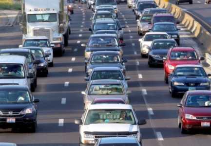 Kina do te ndaloje prodhimin e makinave me nafte