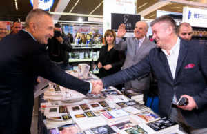 Meta viziton Panairin e 20-te te librit