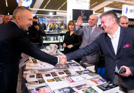 Meta viziton Panairin e 20-te te librit