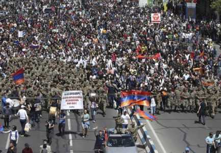 Si u rrëzua Serzh Sargsyan, politikani më i fuqishëm i Armenisë